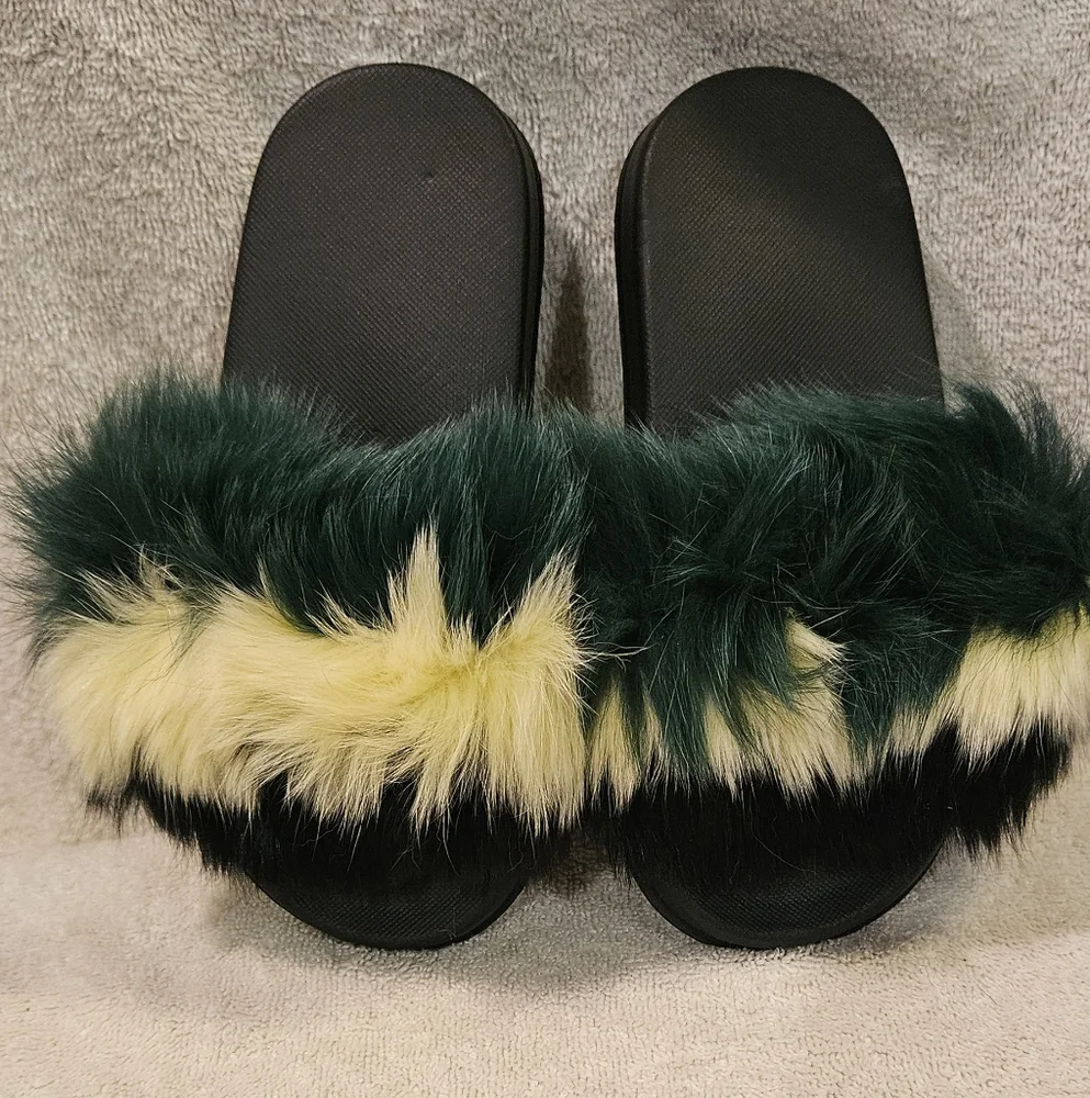 FURRY SLIPPERS
